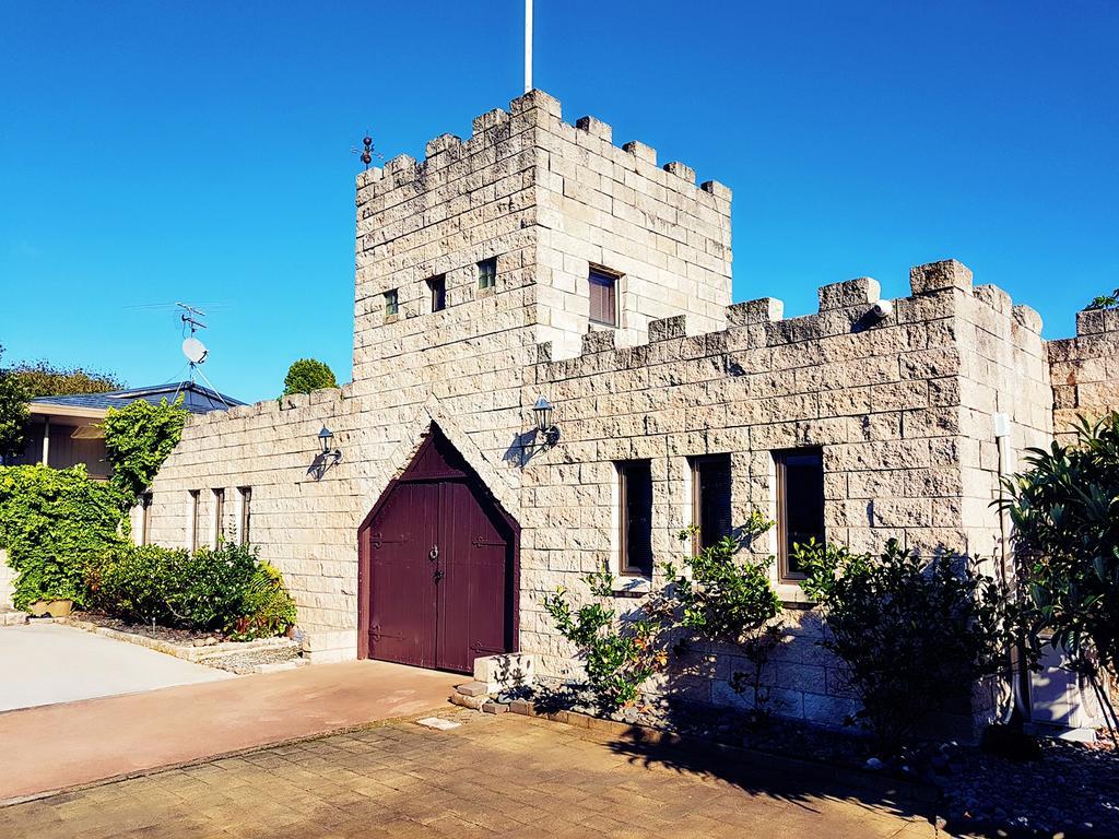 Unique Castle In Auckland Villa Buitenkant foto
